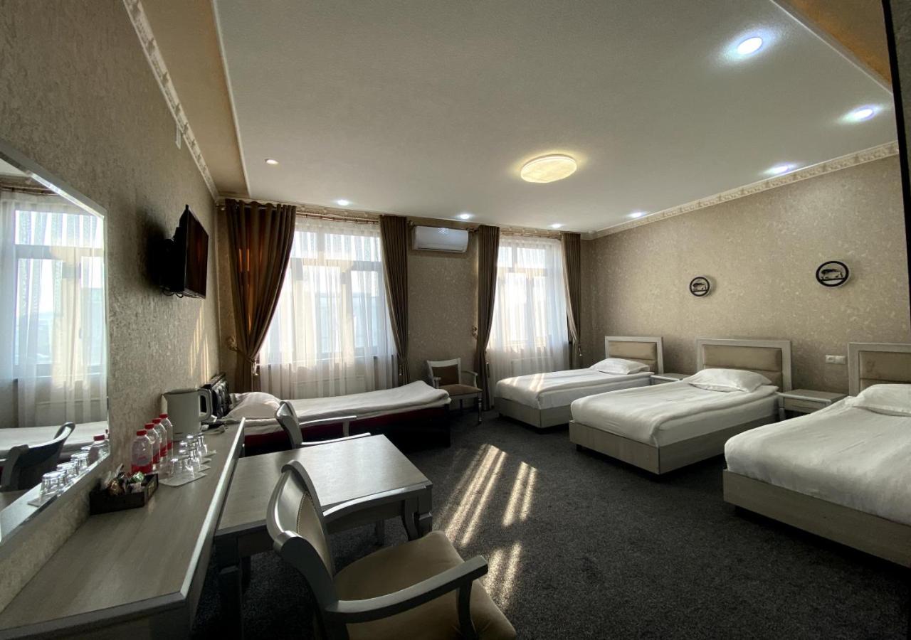 Diyor Hotel Marghilon Exterior foto
